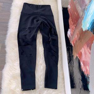 Onzie Leggings in black with leg cutouts Size S/M